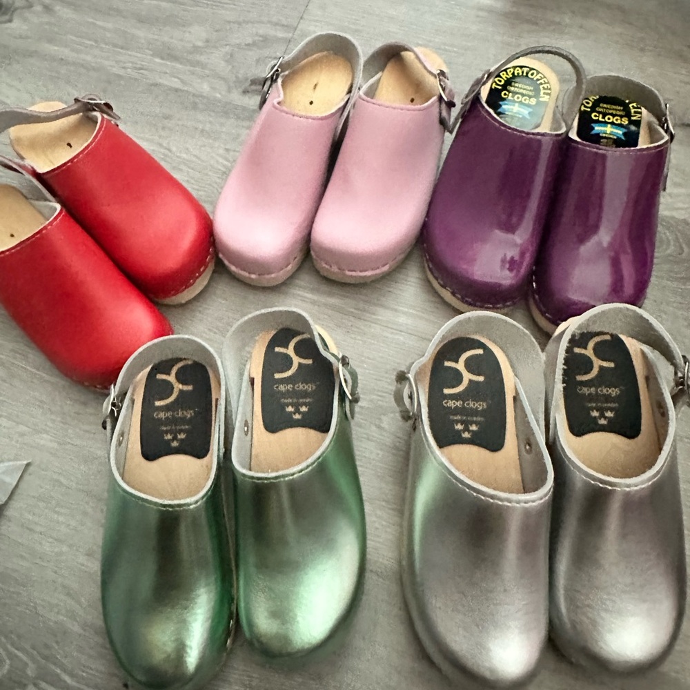 Cape Clogs Metallic Clogs